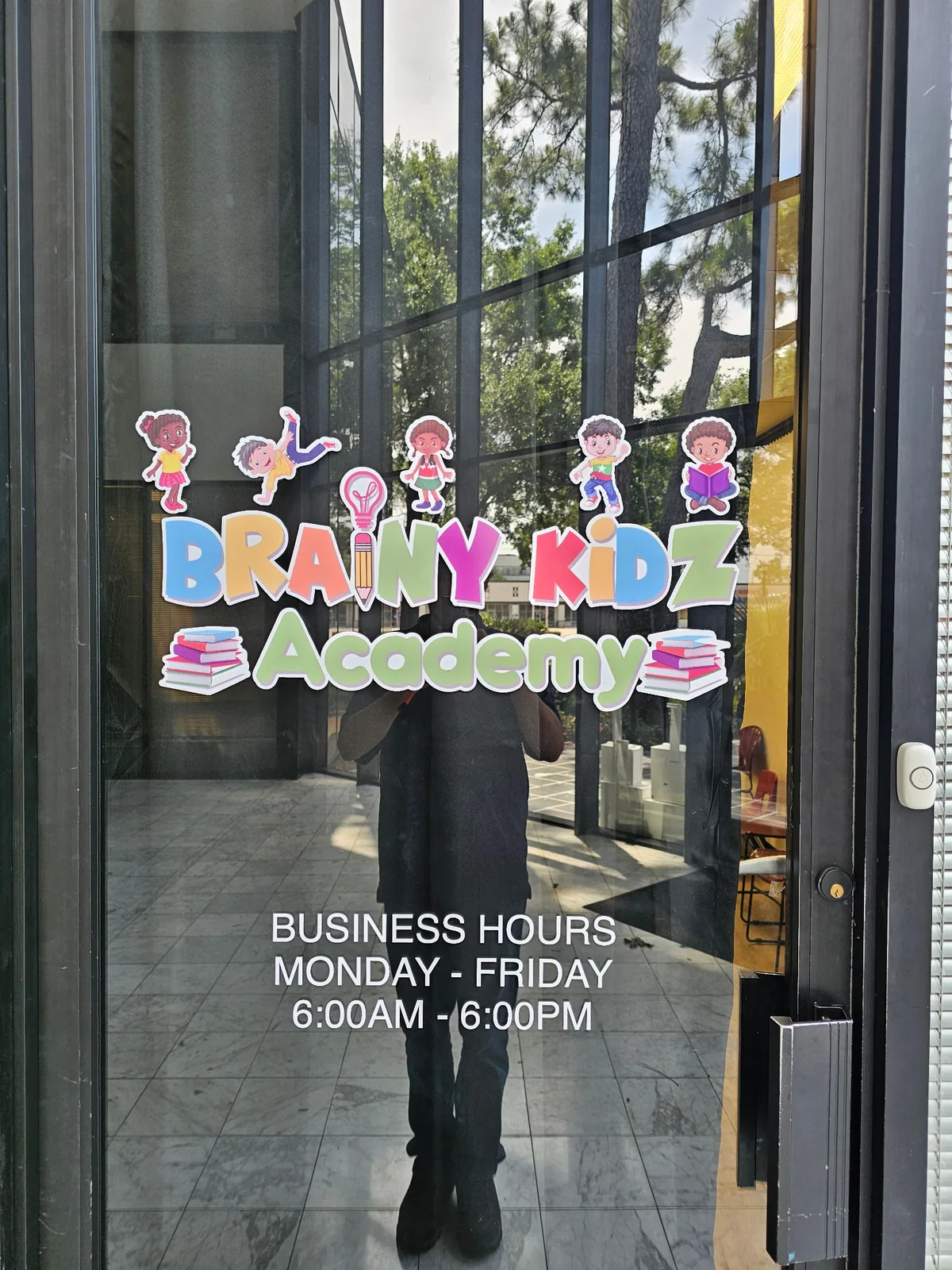 Brainy Kidz Academy — Door Graphics