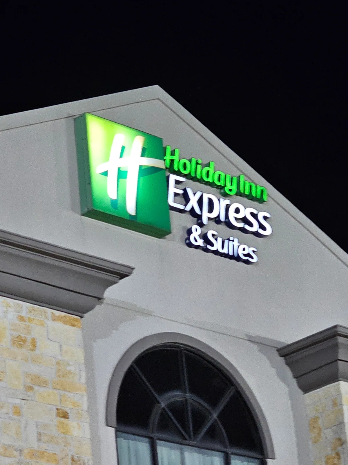 Holiday Inn Express — Building Sign